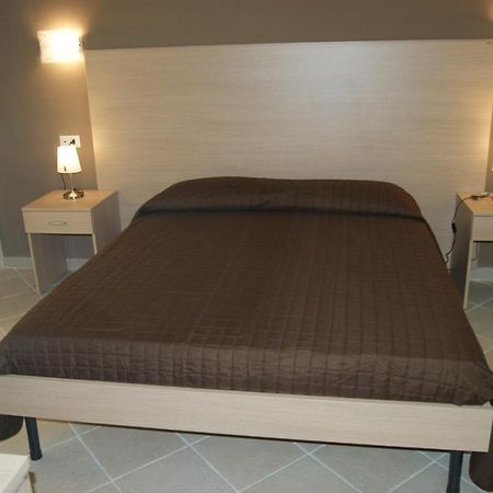 Guest House Golfo Xifonio Augusta Ngoại thất bức ảnh